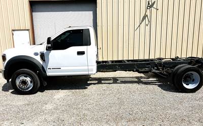 Ford F-450 XL Single Axle Cab & Chassis Truck - Automatic