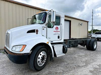 Kenworth T270 Single Axle Cab & Chassis Truck - Paccar, 260HP, Automatic