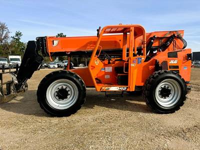JLG 6042 Telehandler - 6000lb Capacity, 42ft Lift Height
