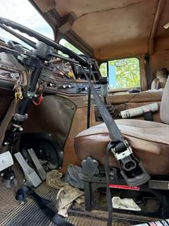 1988 Freightliner FLA Cloth Cab & Chassis Truck