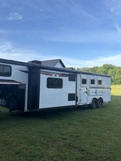 2022 Bison Ranger Horse Trailer