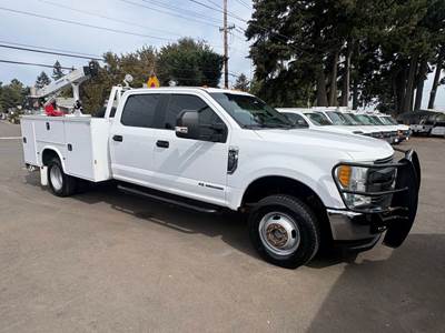 Ford F-350 Crew Cab Cab & Chassis Truck - Automatic