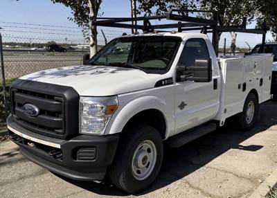 Ford F-350 Cab & Chassis Truck - Automatic
