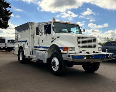 International 4800 Cab & Chassis Truck