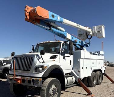 International WorkStar 7500 Cab & Chassis Truck