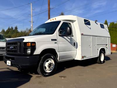 Ford E-Series Box Truck