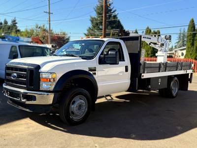 Ford F-550 Flatbed Truck - Automatic