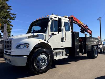 Freightliner M2 106 Flatbed Truck - Automatic