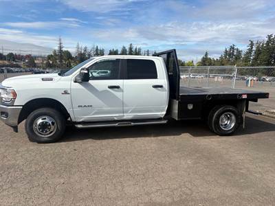RAM 3500 Flatbed Truck - Automatic