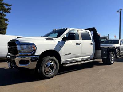RAM 3500 Flatbed Truck - Automatic