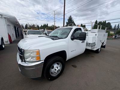 Chevrolet Silverado 3500HD Mechanic / Service Truck - Automatic