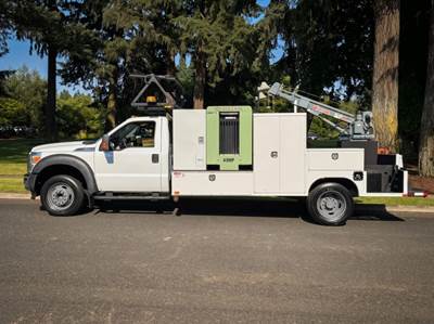 Ford F-550 Mechanic / Service Truck - Automatic