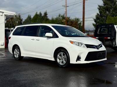 Toyota Sienna LE 8-Passenger Minivan