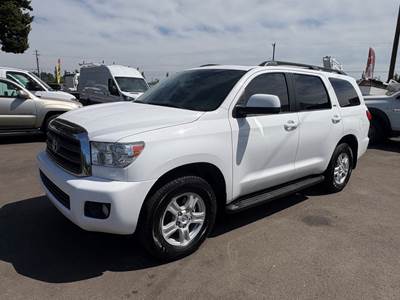 Toyota Sequoia SR5 4x4 Premium 5.7L V8 One-Owner Garage Kept SUV