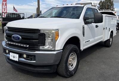 Ford F-350 Super Duty Extended Cab 4x4 Reading Service Body