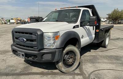 Ford F-450 Regular Cab 4x4 Flatbed Truck