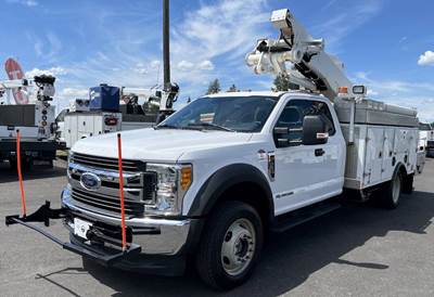 Ford F-550 Super Duty Extended Cab 4x4 Bucket Truck