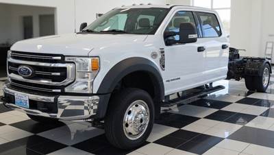 Ford F-550 Crew Cab Cab & Chassis Truck