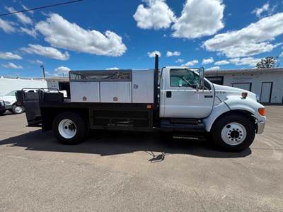 Ford F-650 Cab & Chassis Truck