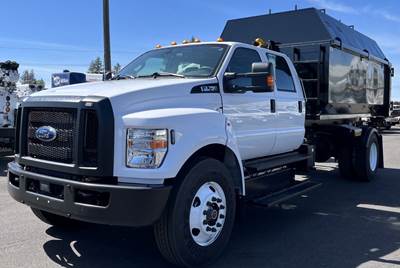 Ford F-750 Crew Cab Hooklift Truck