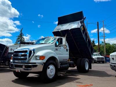 Ford F-750 Super Duty Dump Truck