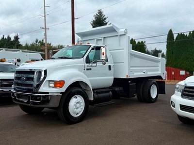 Ford F-750 Super Duty 11FT Dump Truck
