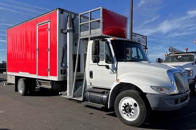 International DuraStar 4200 Cab & Chassis Truck