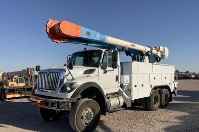 International WorkStar 7500 Cab & Chassis Truck
