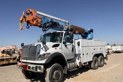 International WorkStar 7500 Cab & Chassis Truck
