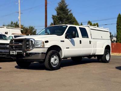 Ford F-350 Lariat Crew Cab 4x4 DRW Utility Truck