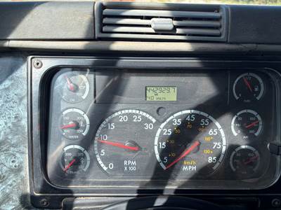2001 Freightliner Columbia Columbia Dump Truck - Dump Body