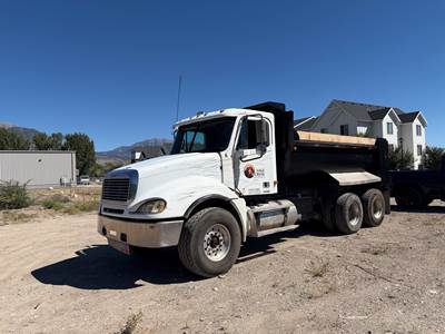 2001 Freightliner Columbia Columbia Dump Truck - Dump Body