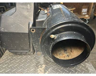 Freightliner FLD120 Air Cleaner / Air Filter Housing