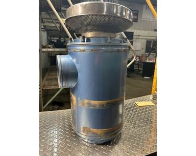 Used 1992 Peterbilt 379 Air Cleaner.
Also have mounting brackets