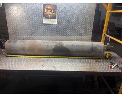 International L9427 Air Tank