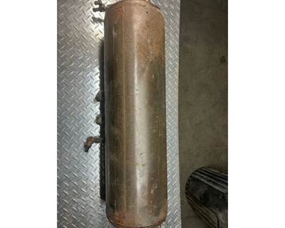 Used Peterbilt 379 Air Tank.
Brown in color.
Measures 33"long x 9" in diameter