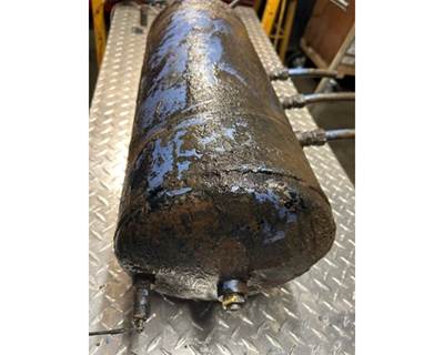 Used Peterbilt 379 20x9 inch Air Tank