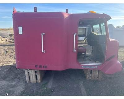 Freightliner Cab Assembly for a Freightliner Med. Conv.