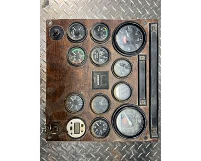 1992 Peterbilt 379 used instrument Panel with key   