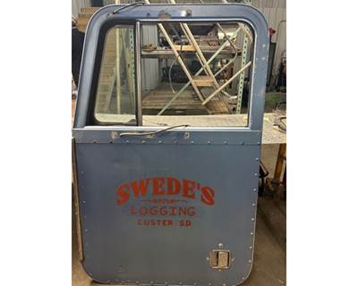 Used 1992 Peterbilt 379 Left side door with Glass. Needs door latch and interior