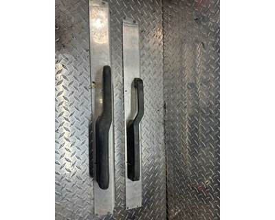 Used Peterbilt 379 Interior Door Handle
Fair Condition $25.00 each