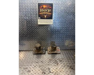 Ford LTL9000 Engine Mount