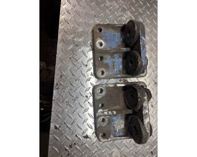 Used Peterbilt 379 Engine Mounts
Set of 2