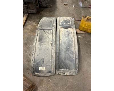 Used Set of Peterbilt 379 Front Fender Liners
PACCAR#15-06080
