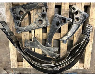 Used Freightliner FLD 120 Fuel Tank Hangers and Straps.
Set of 2