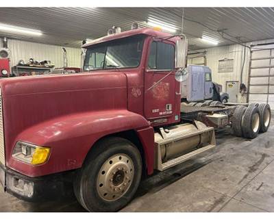 Used 1994 Freightliner USF-1E/FLD112 Hood
