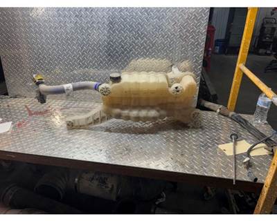 Kenworth T680 Radiator Overflow Bottle / Surge Tank