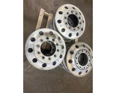 Freightliner Cascadia Tire & Rim