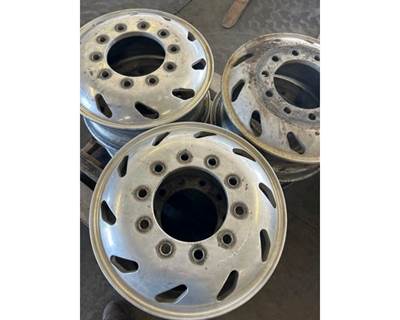 Freightliner Tire & Rim for a Freightliner Med. Conv.