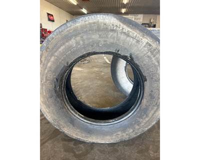 Freightliner Tire for a Freightliner Med. Conv.